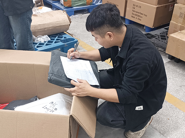 安時達(dá)-沙特專線貨物分挑中